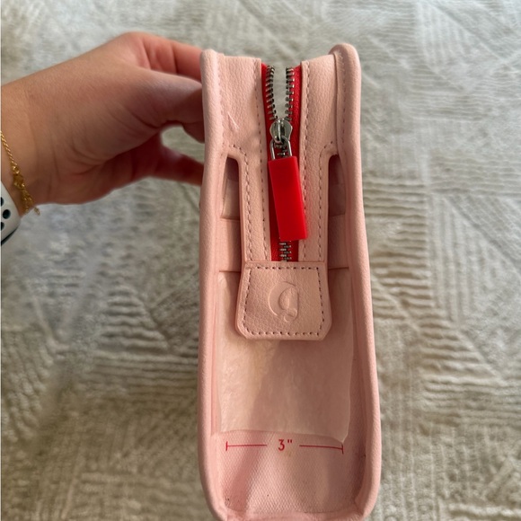 Glossier Beauty Bag - Picture 2 of 6